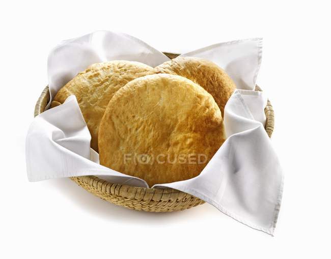 Pane piatto croato nel paniere — Foto stock