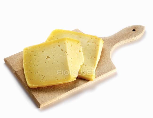 Due pezzi di formaggio — Foto stock