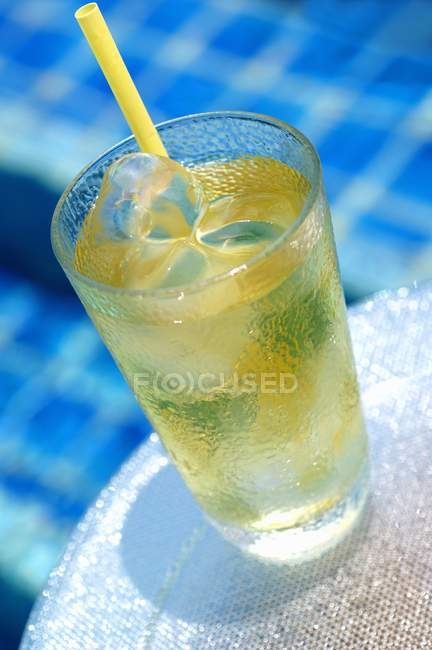 Closeup view of iced lemon grass tea in glass — Stock Photo