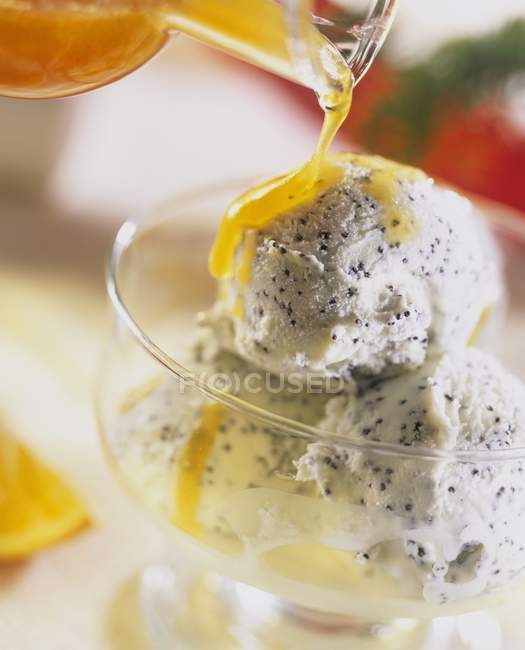 Poppy seed ice cream — Stock Photo