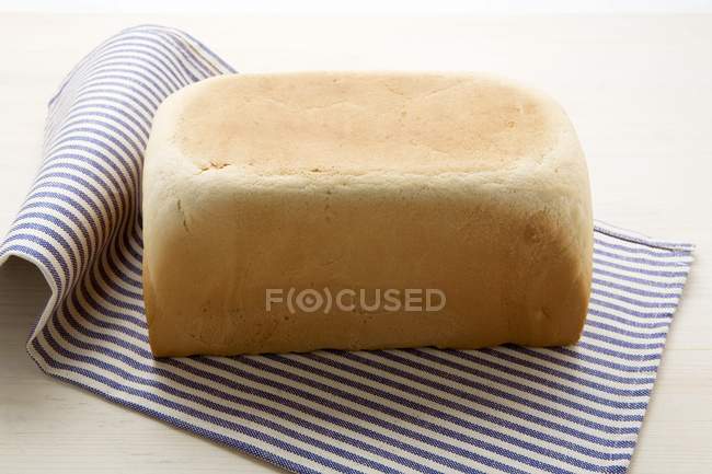 White tin loaf — Stock Photo