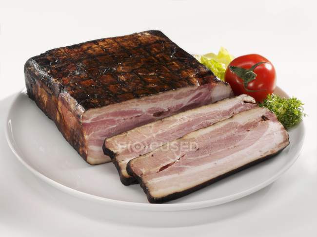 Carne di maiale pancetta cotta e affumicata — Foto stock