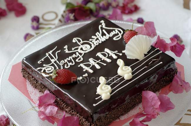 Gâteau d'anniversaire carré avec signe — Photo de stock