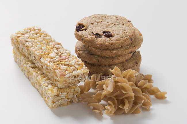 Печенье из цельной муки, макароны и мюсли — стоковое фото
