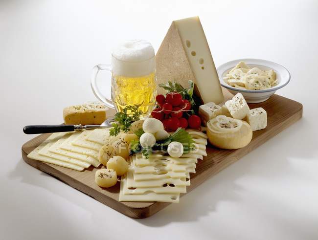 Баварская сырная доска — стоковое фото