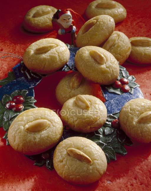 Almond cookies with Christmas decor — Stock Photo