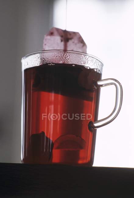 Vaso de té de frutas - foto de stock