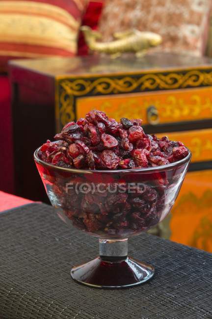 Cranberries secas na tigela — Fotografia de Stock