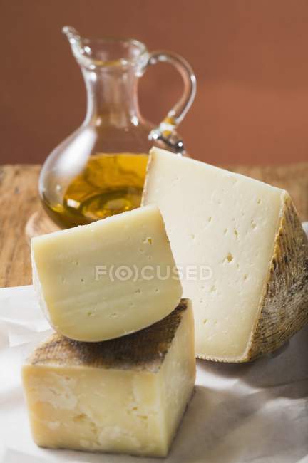 Drei Stück Käse — Stockfoto