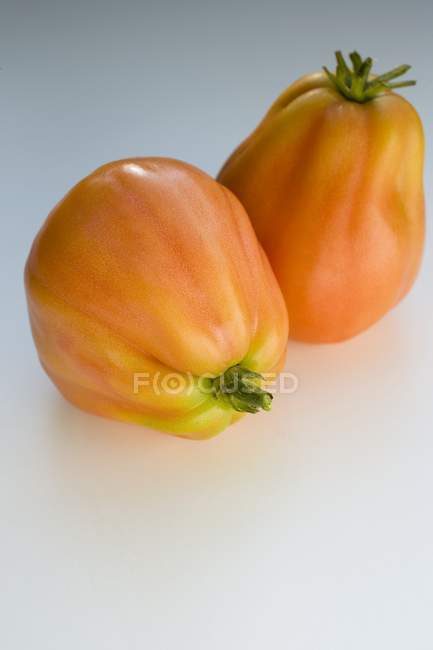 Fresh ripe yellow tomatoes — Stock Photo