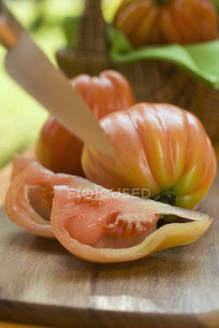 Tomates fraîches tranchées — Photo de stock