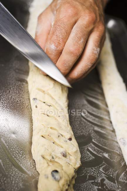 Fare il pane alle olive — Foto stock
