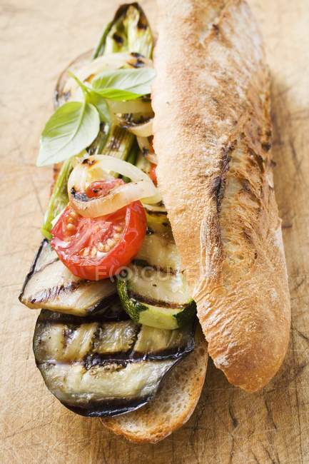 Grilled vegetables and baguette — Stock Photo