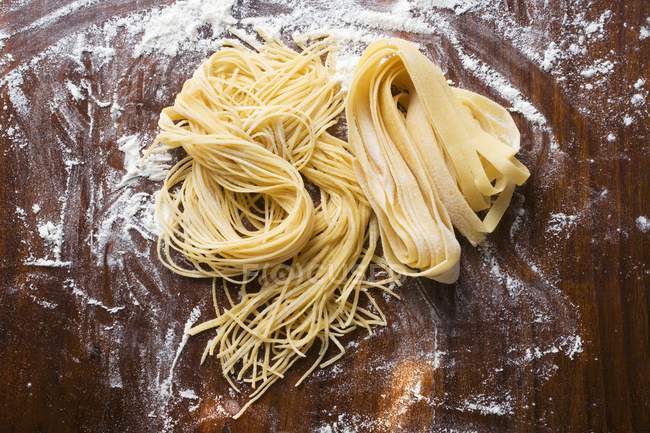 Fresh raw homemade pasta — Stock Photo