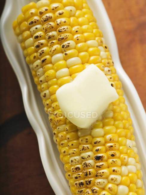 Mazorca de maíz a la plancha - foto de stock