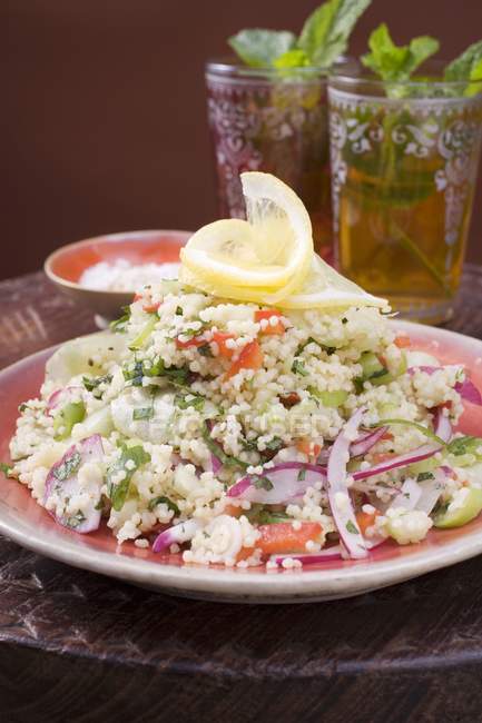 Salada de cuscuz com legumes — Fotografia de Stock