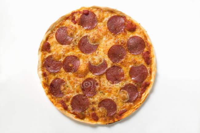 Pepperoni entier Pizza — Photo de stock