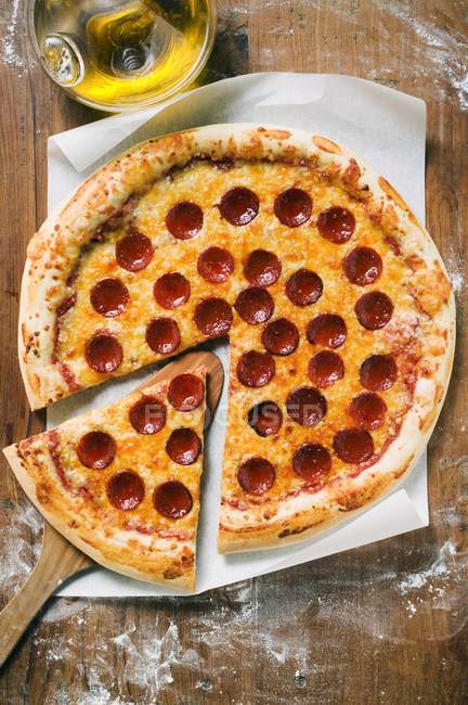 Pizza al salame piccante all'americana — Foto stock