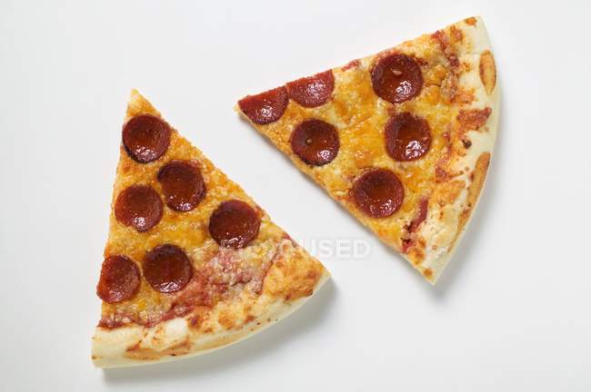 Scheiben von Pfefferoni-Pizza — Stockfoto