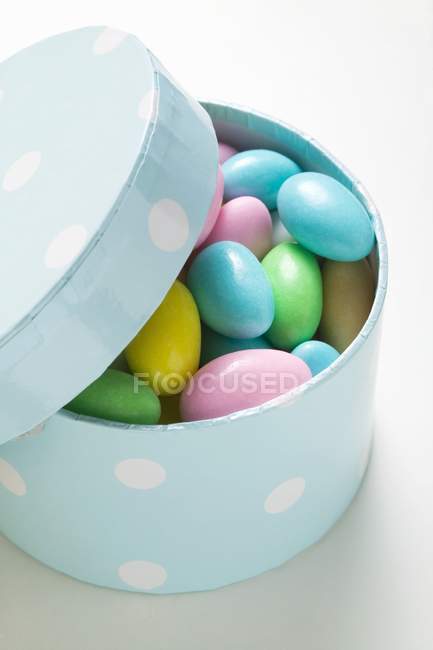 Кольорові великодні яйця — стокове фото