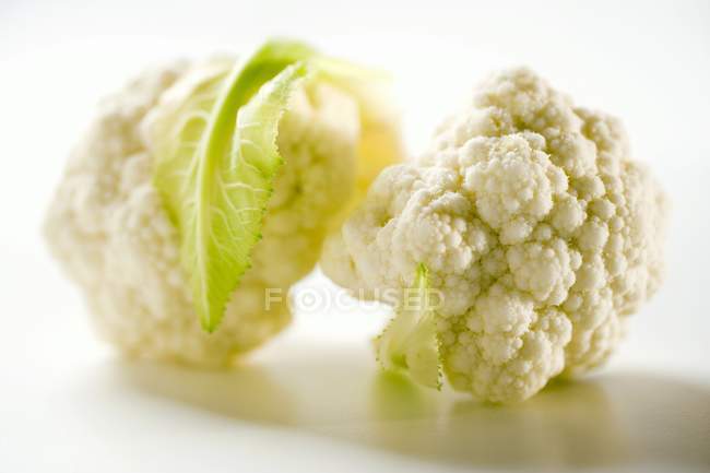 Two cauliflower florets — Stock Photo