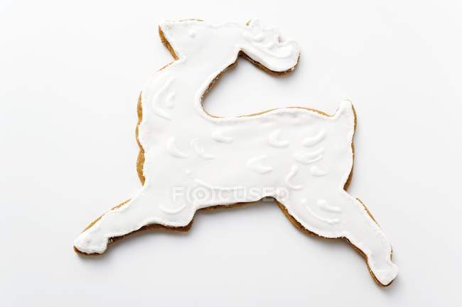 Gingerbread reindeer with icing — Stock Photo