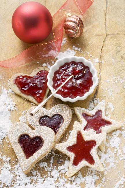Star and heart-shaped biscuits — Stock Photo