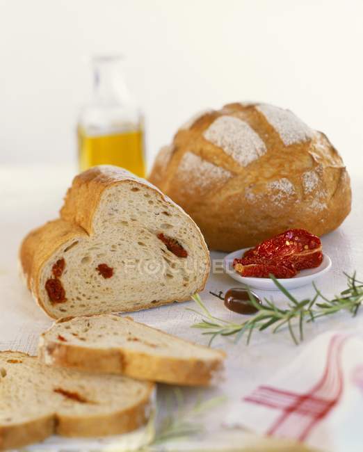 Pão de tomate fatiado — Fotografia de Stock