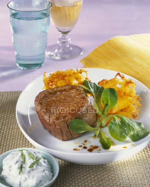 Beef fillet with rsti — Stock Photo
