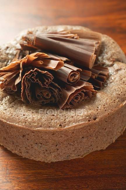 Pastel de chocolate con ventiladores - foto de stock