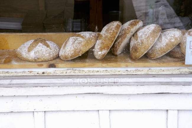 Хліб у хлібному вікні — стокове фото