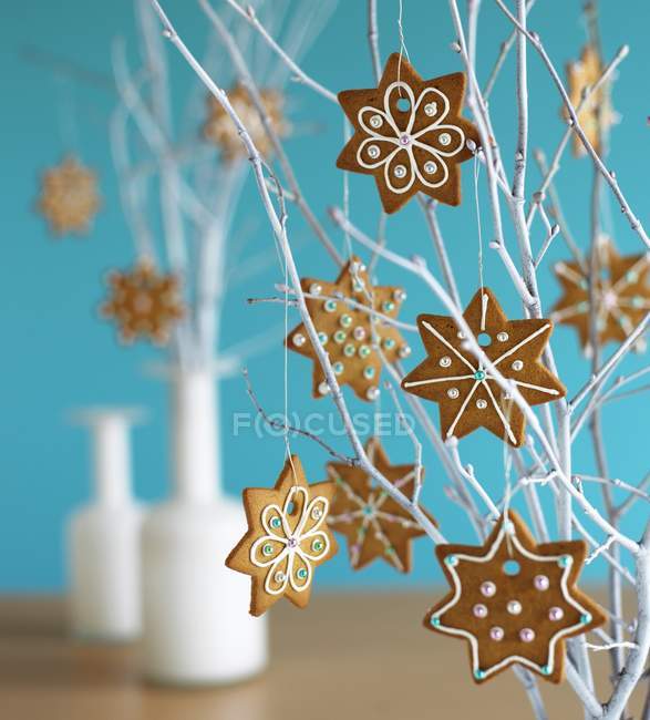 Galletas como decoraciones navideñas - foto de stock