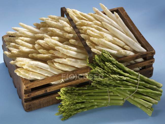 White and green asparagus branches — Stock Photo