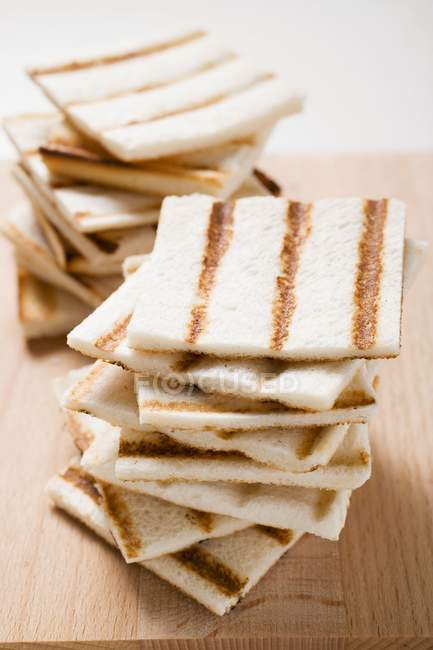 Pão branco grelhado — Fotografia de Stock