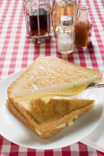 Sandwiches mit geröstetem Käse — Stockfoto