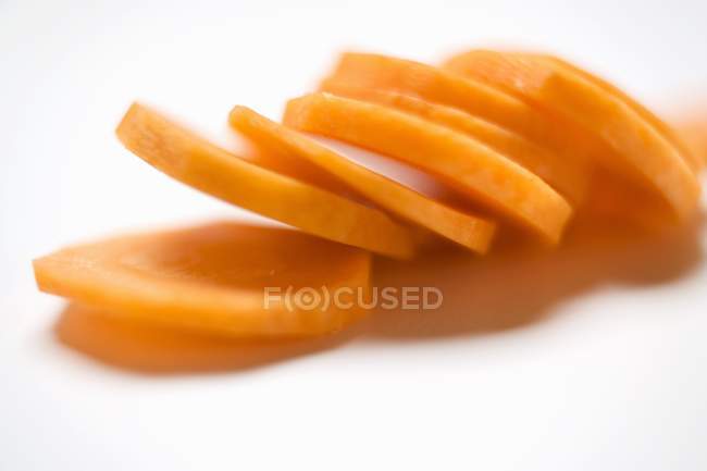 Cenoura em fatias frescas — Fotografia de Stock