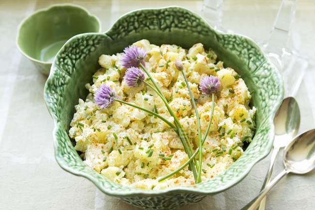 Potato salad with chives — Stock Photo