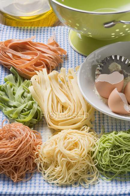 Vari tipi di pasta fatta in casa — Foto stock