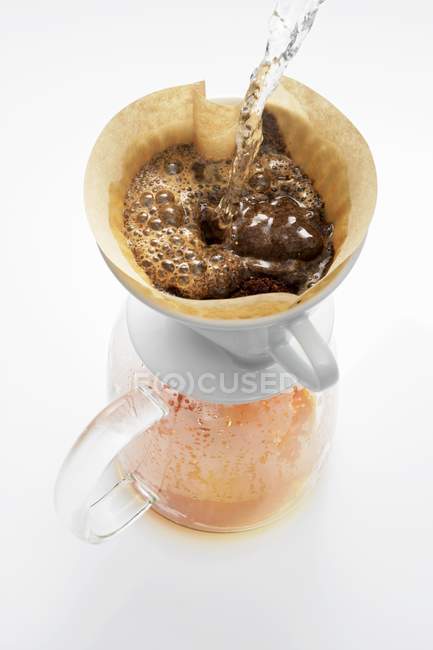 Filterkaffee zubereiten — Stockfoto