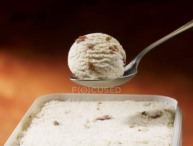 Walnut ice cream — Stock Photo