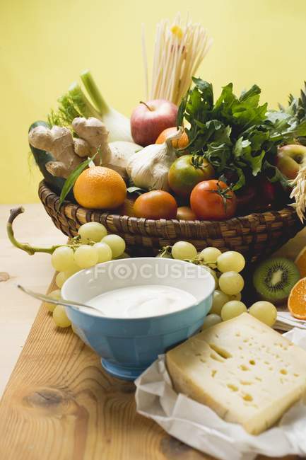 Fresh vegetables on desk — Stock Photo