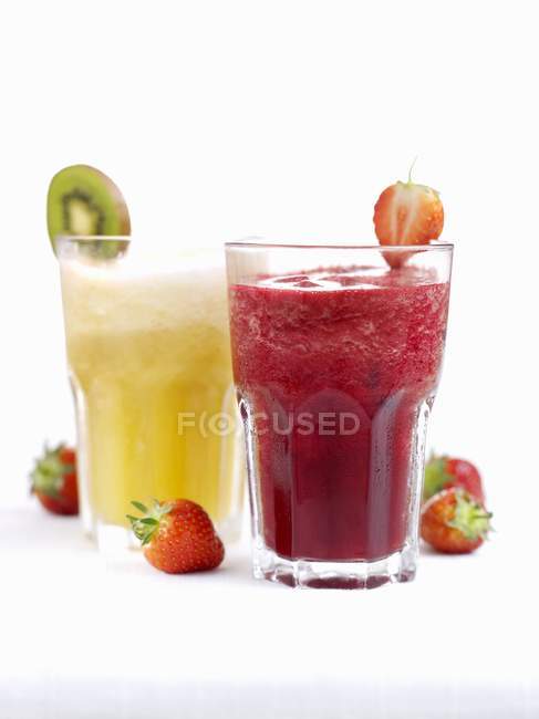 Strawberry and  mango smoothies — Stock Photo