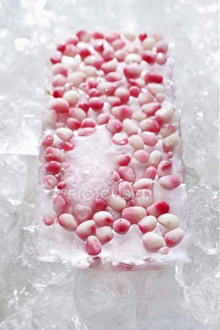 Frozen pomegranate seeds — Stock Photo