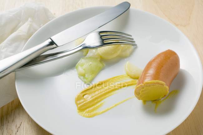 Frankfurter avec salade de pommes de terre — Photo de stock