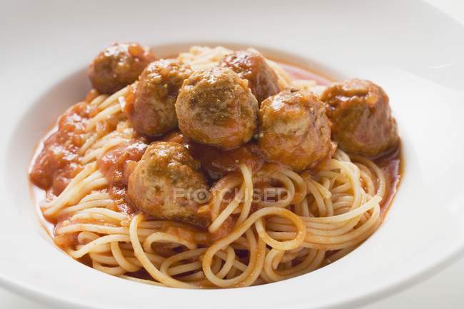 Massa de espaguete com almôndegas — Fotografia de Stock