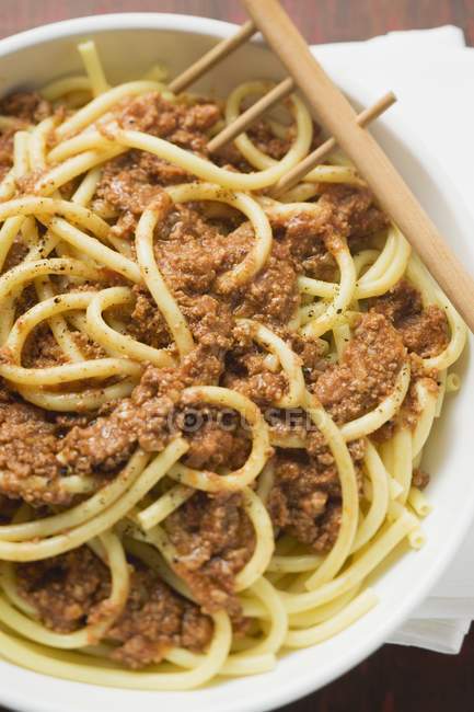 Macaroni with mince sauce — Stock Photo