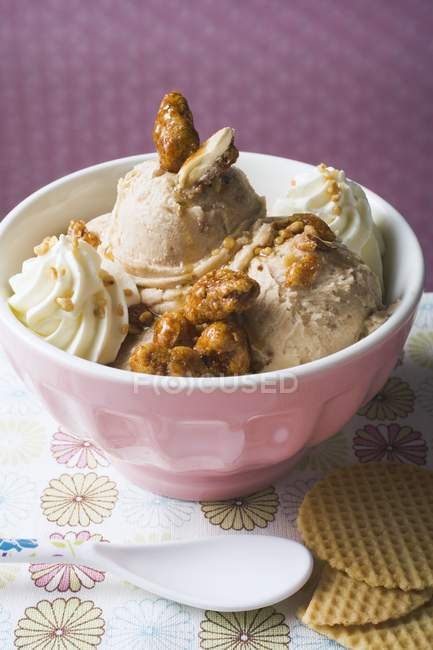 Crème glacée noix — Photo de stock