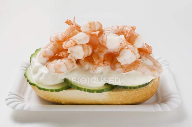 Roll topped with shrimps, — Stock Photo