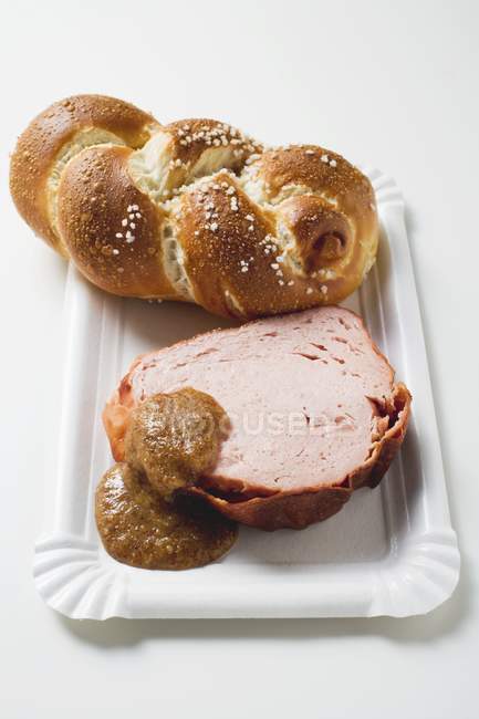 Pão de carne de Leberkse com mostarda — Fotografia de Stock