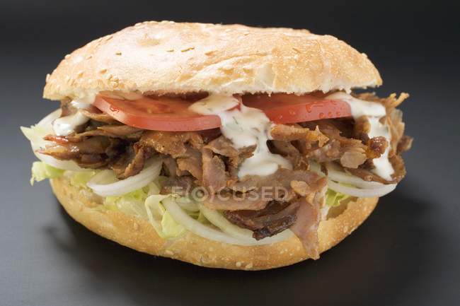 Doner kebab with onions — Stock Photo
